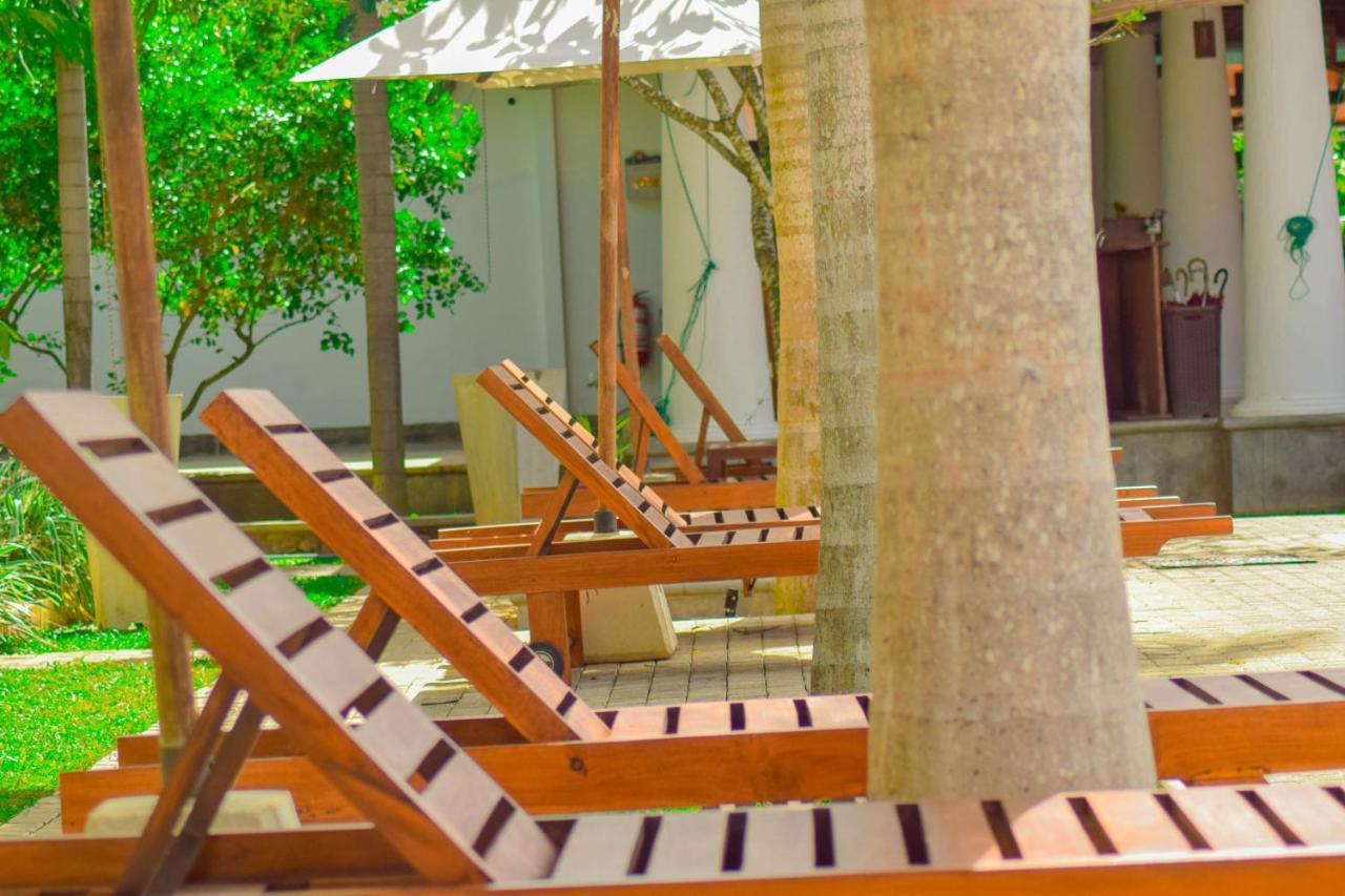 Hotel Tamarind Tree Tissamaharama Extérieur photo