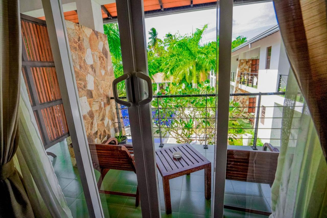 Hotel Tamarind Tree Tissamaharama Extérieur photo