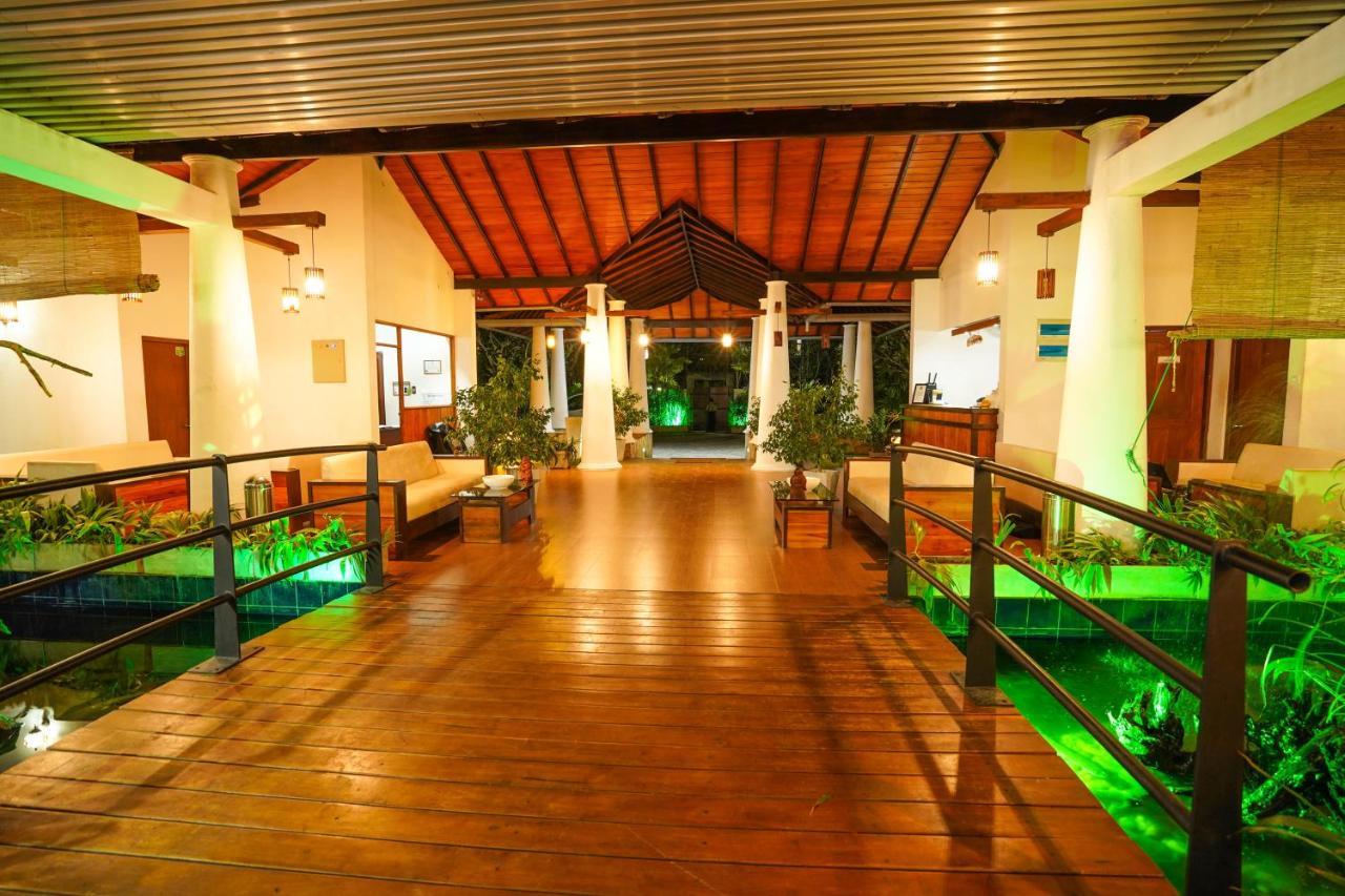 Hotel Tamarind Tree Tissamaharama Extérieur photo