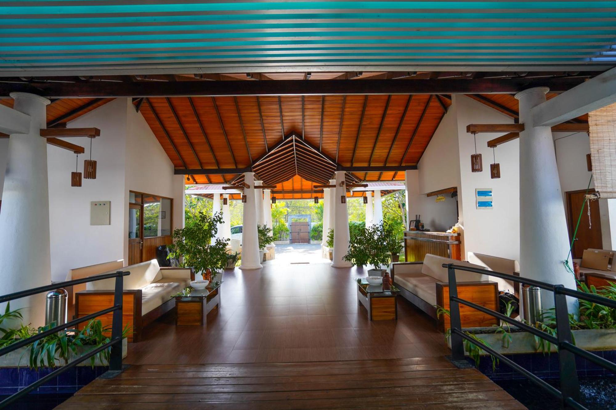 Hotel Tamarind Tree Tissamaharama Extérieur photo