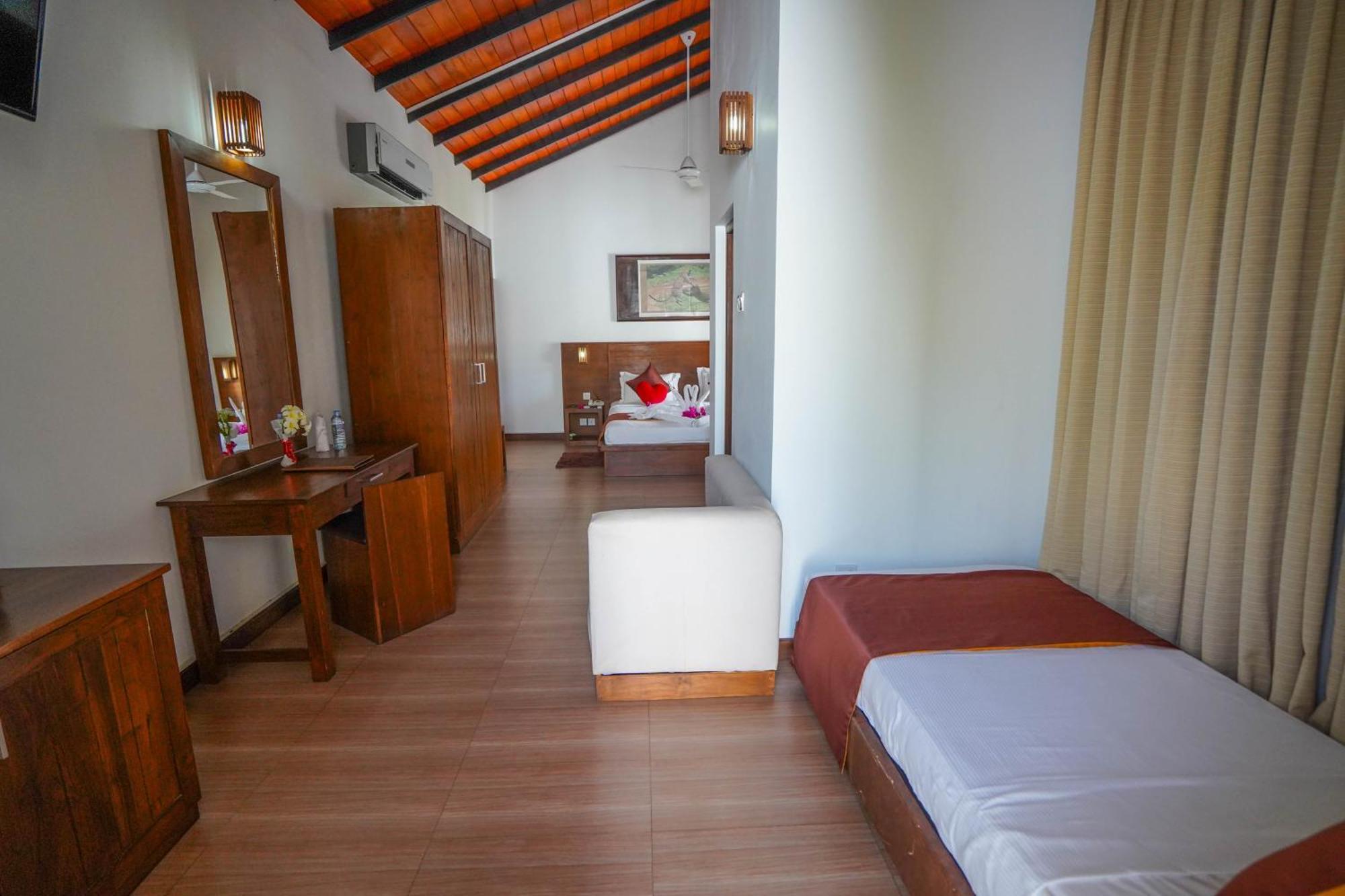 Hotel Tamarind Tree Tissamaharama Extérieur photo